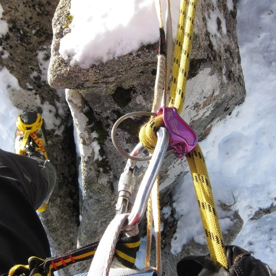 DMM Mantis Rock Climbing Belay Device 6 DMM Mantis Rock Climbing Belay Device - Image 6